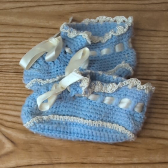 Vintage Crochet Handmade Blue Baby Booties with Ribbon - Picture 8 of 8